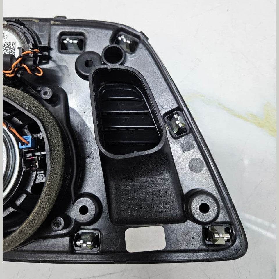 2019 - 2025 BMW X5 G05 CENTER DASHBOARD SPEAKER & COVER PANEL OEM 2622517