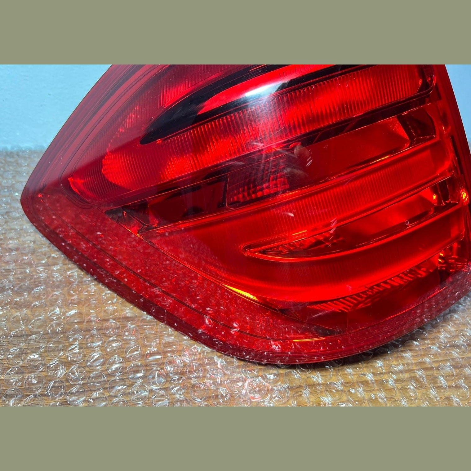 Mercedes W166 GL GLS Rear Left Side Tail Light Brake Stop Lamp A166 9067501