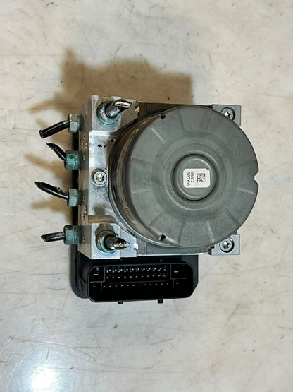 2018 BMW 320i F30 F31 F32 Abs Pump Control Module 6881172 OEM