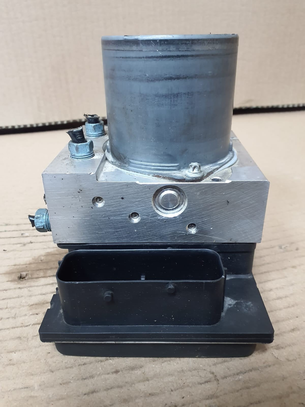 2013-2014 BMW X1 E84 E90 Hydraulic Unit ABS Pump Module 6860214 OEM