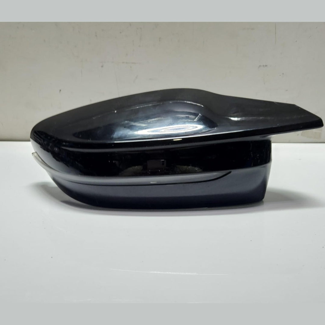2019-2023 BMW 330i Turn Signal Light Mirror Cover Right 7498160 3 Series G20 G21