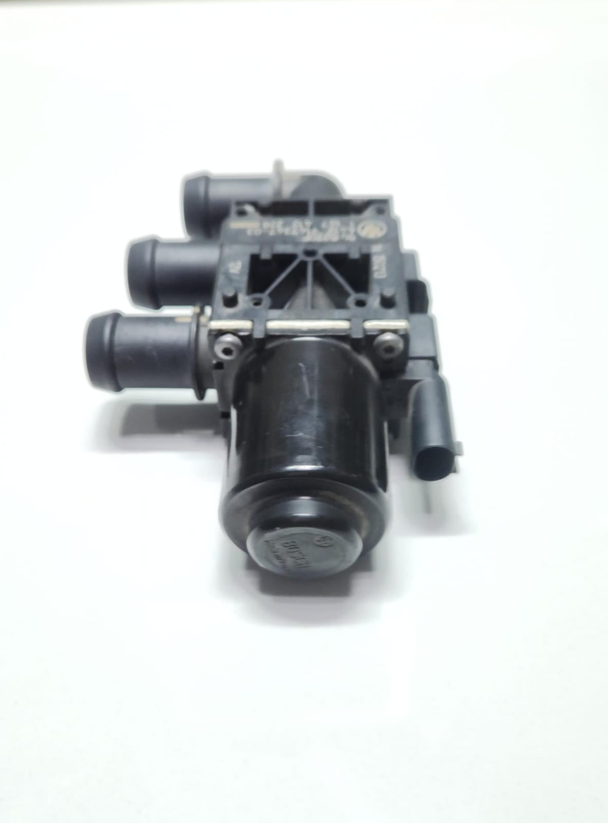 2018-2020 BMW 530e Heater Changeover Valve 9147347 3, 5, and 7 Series 