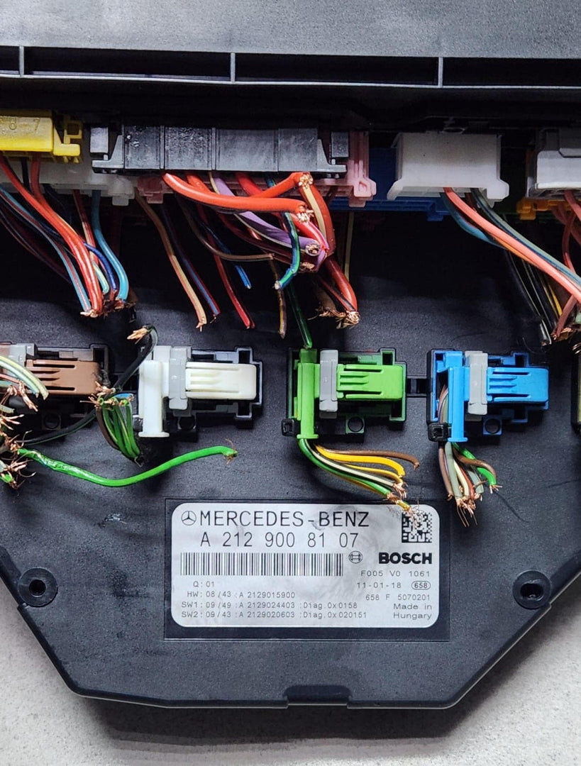 2010-2015 Mercedes-Benz C300 Front Sam Fuse Relay Module A2129008107 W204 W350 