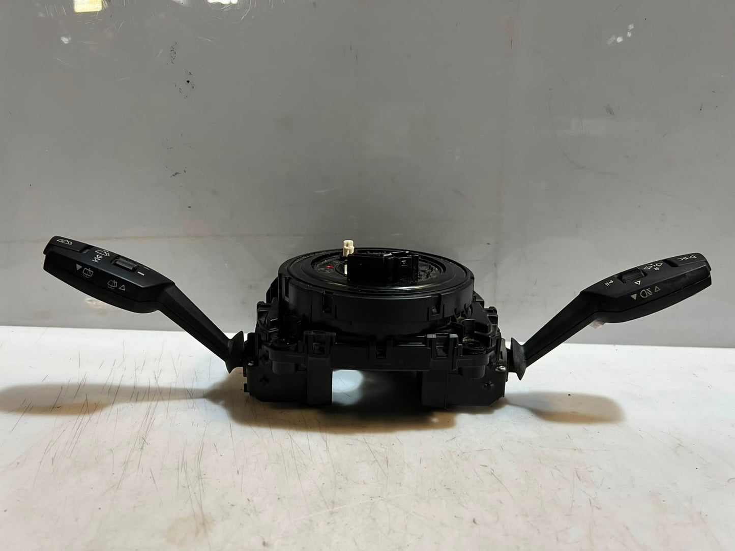 2012-2013 BMW 118i E81 E87 E88 E90 X1 E84 Steering Column Switch 9123031 OEM