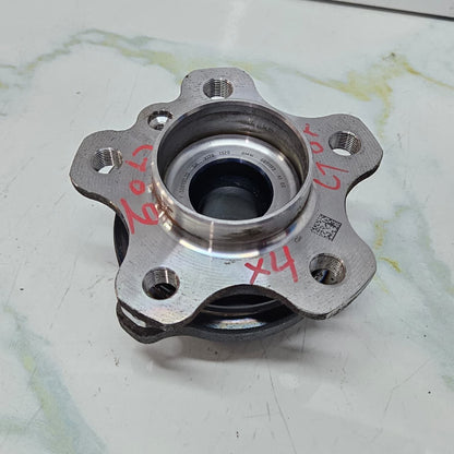 OEM BMW G20, G21, G30, G31, G38, G01 Wheel Hub With Bearing 6871193