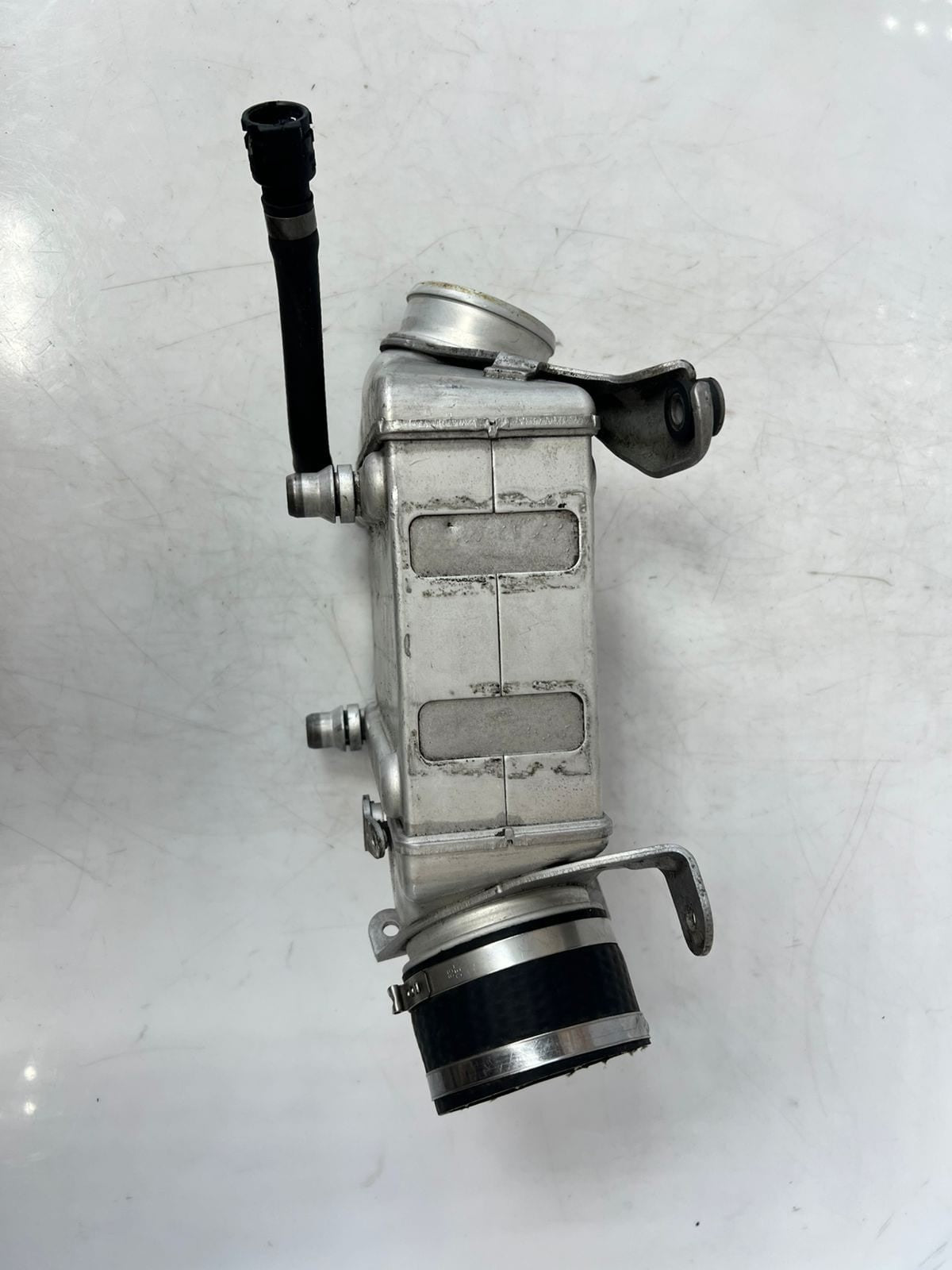 2008-2019 BMW X6 F01 F02 F04 F10 E70 F15 Right Turbocharger Intercooler 7575406