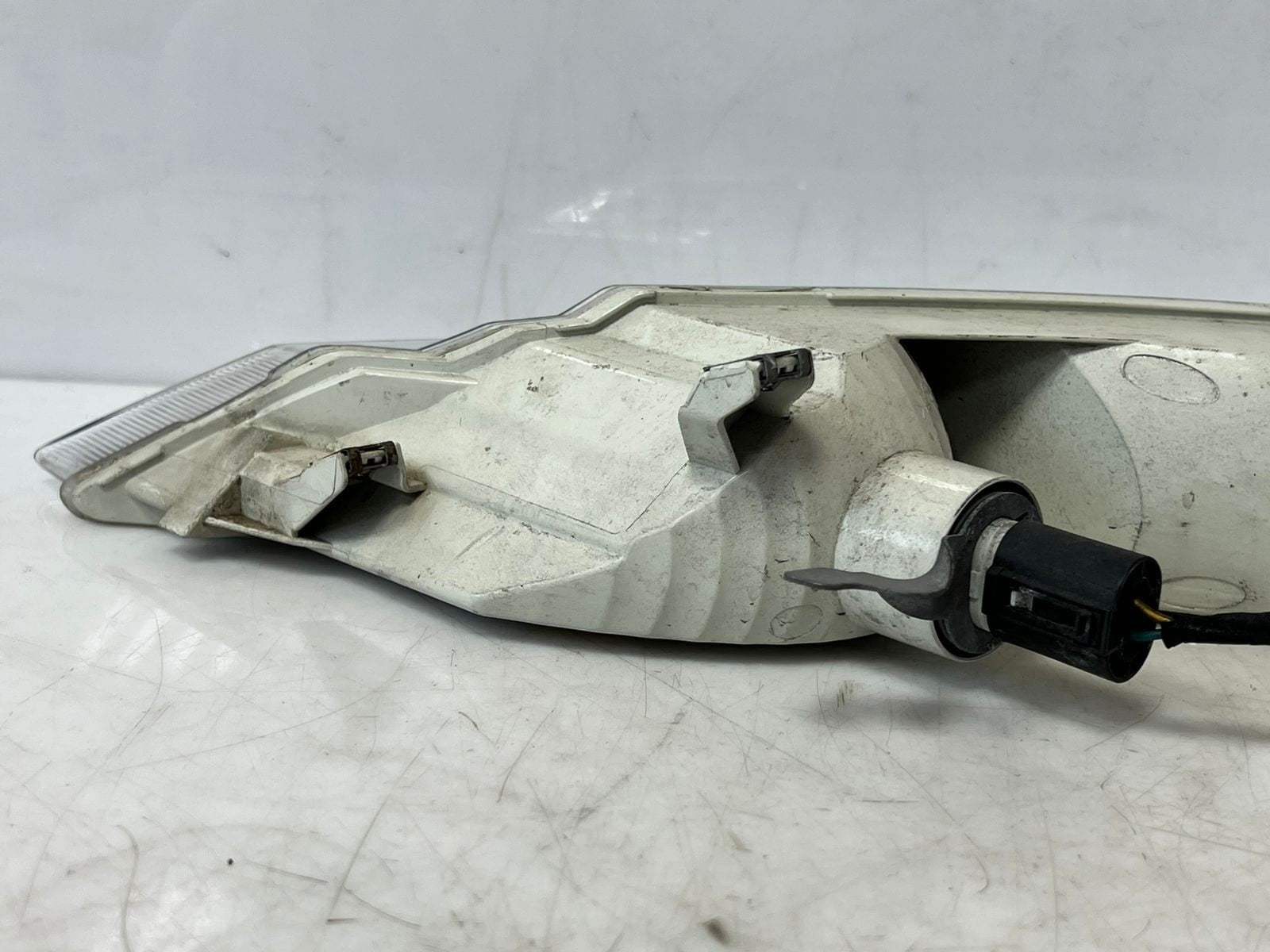 BMW 6 Series E63 E64 Front Right SIDE Turn Indicator Light 7165806 OEM