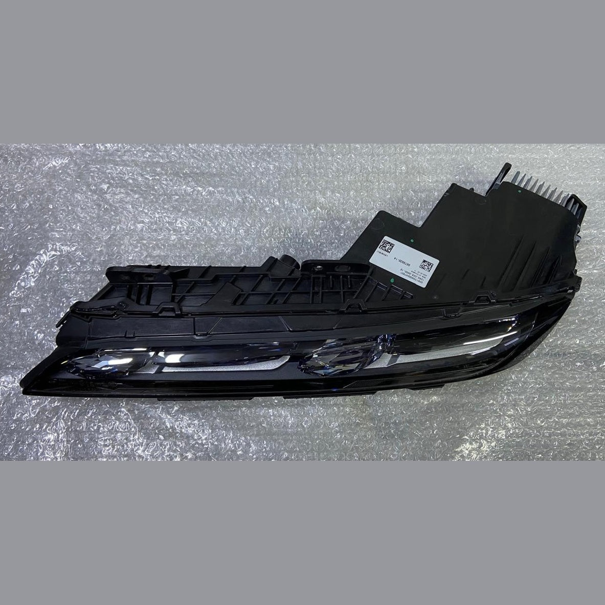 OEM BMW 7 Series G70 Headlight Upper LED Front 9879935 left Side
