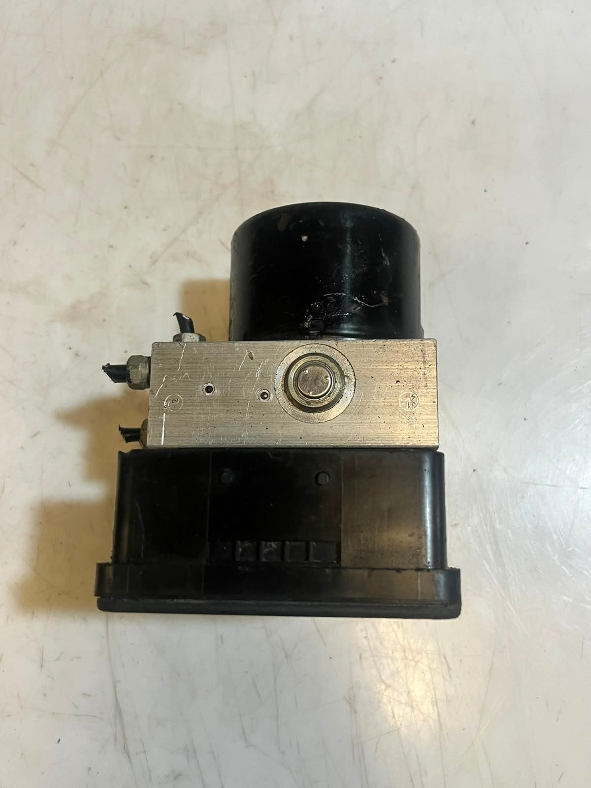 2007-2009 BMW 3 Series E90 E91 328i ABS HYDRAULIC Pump Control Module 6777159