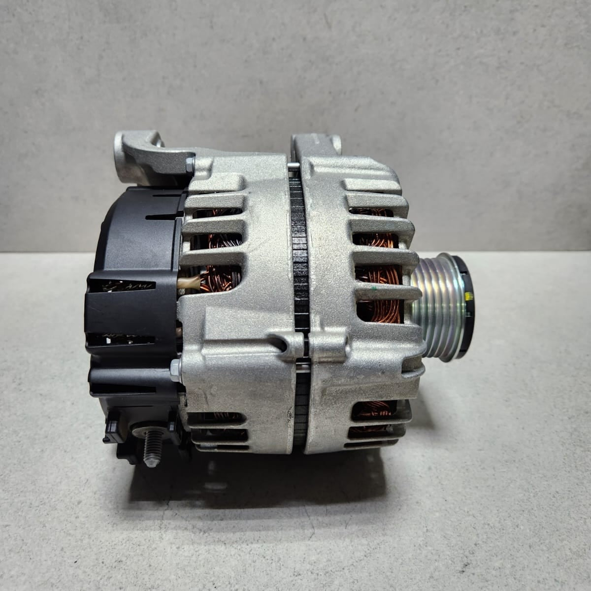 2015-2019 BMW X6 Alternator 8570675 X5 F15 and X6 F16 N57 DIESEL 