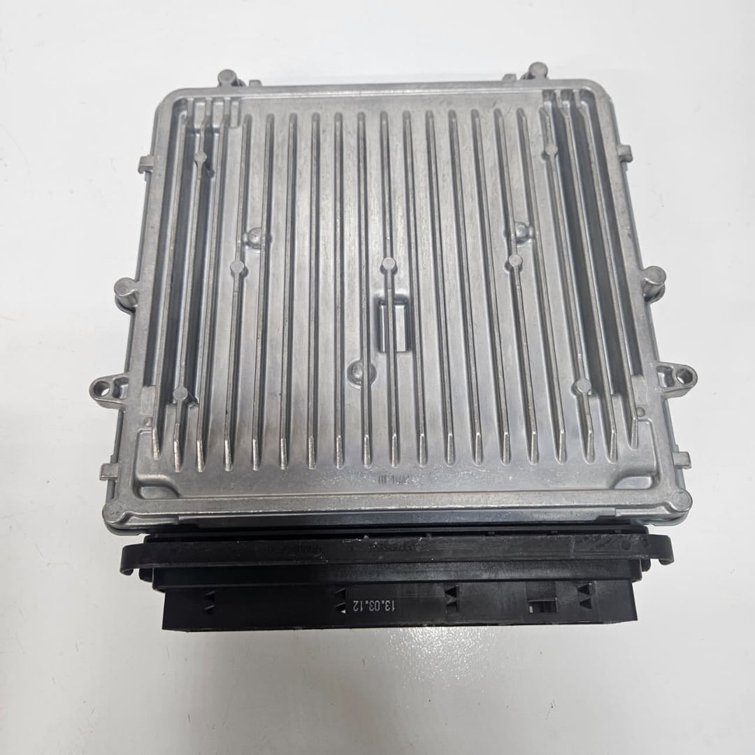 2007-2013 BMW X5 E70 X6 with N57 3.0D Diesel Engine Control Unit DDE 8517015