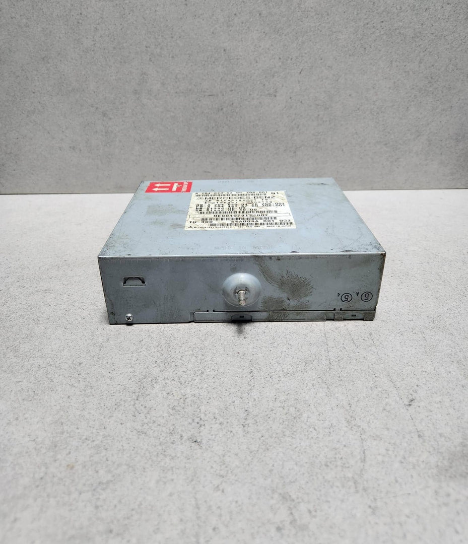 2010-2011 Mercedes-Benz C250 Tv Tuner A2048205285 W204 C-Class C250 and C63 AMG