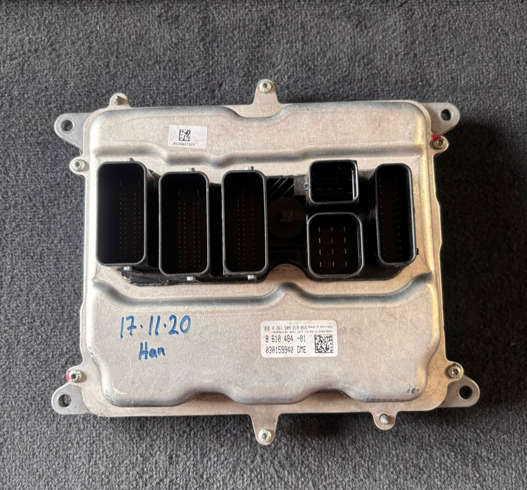 BMW 1 F20 PRE LCI 118i  N13B16A  ENGINE CONTROL UNIT ECU KEY LOCK SET - 8610484