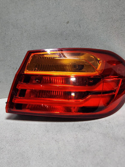 BMW Outer Tail Light 7296098 F32 F33 F36 F82 F83 and M4
