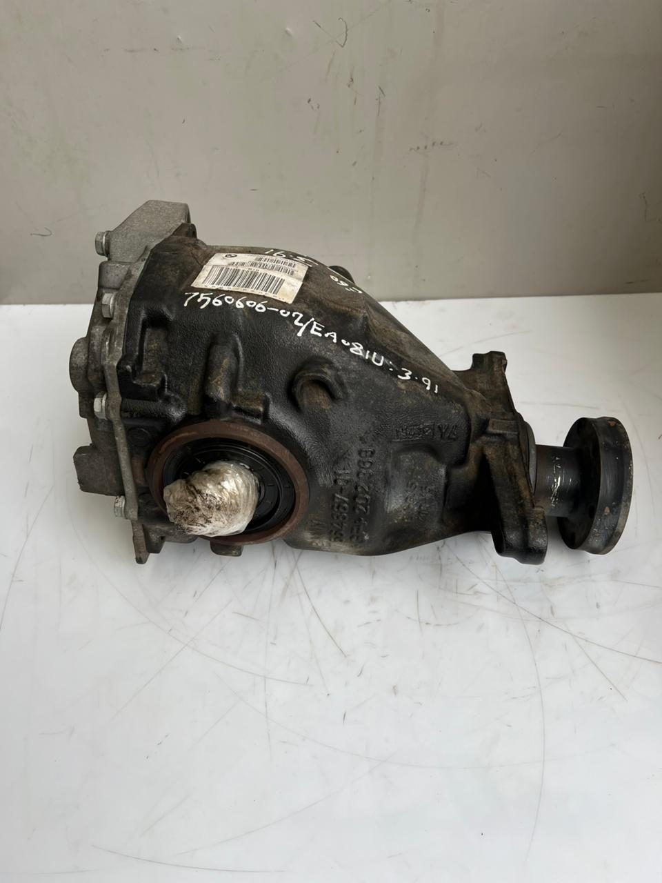 2004-2010 BMW 5' E60 E61 525i 6' E63 E64 630i Rear Differential 7560606 - 3.91