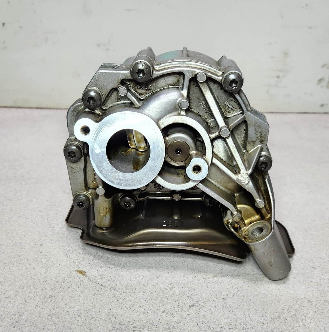 7648256 BMW X5 Engine Oil Pump 650i F12 2014-2018 OEM