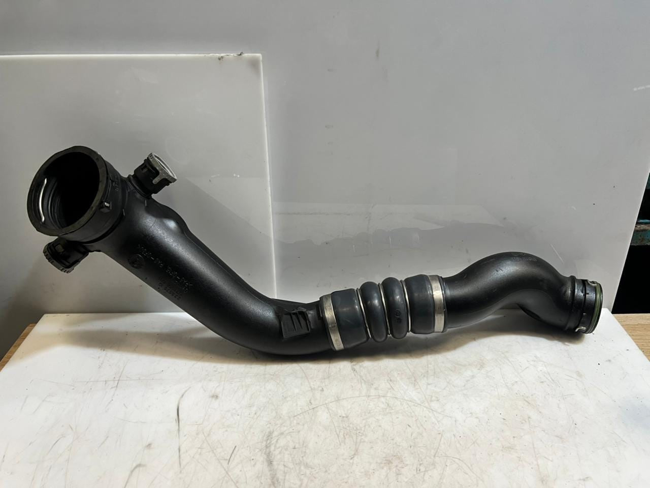 BMW F10 E70 F07 E90 E91 N55 N54 335I Air Intake Tube Front Left 2355761 OEM