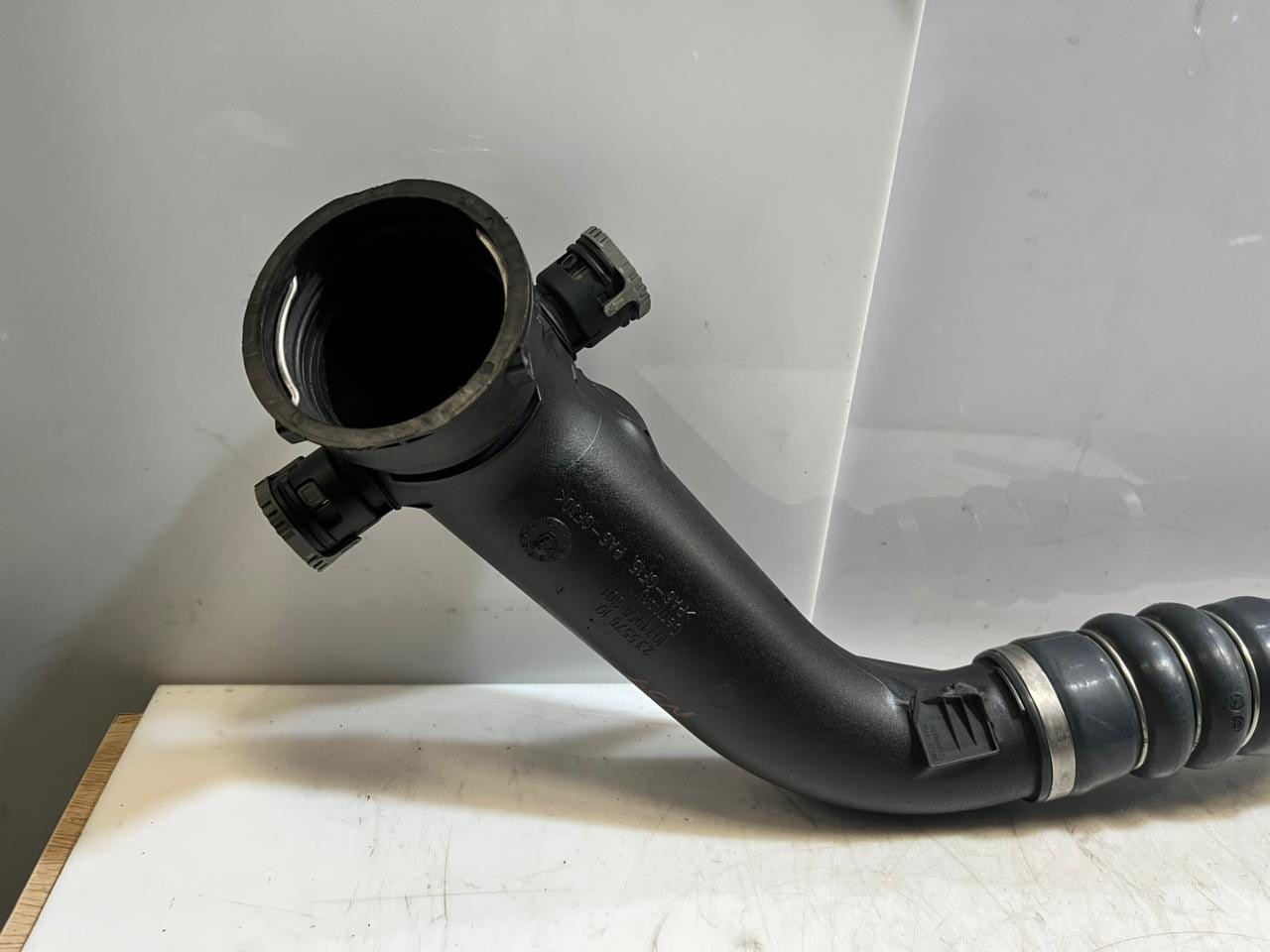 BMW F10 E70 F07 E90 E91 N55 N54 335I Air Intake Tube Front Left 2355761 OEM
