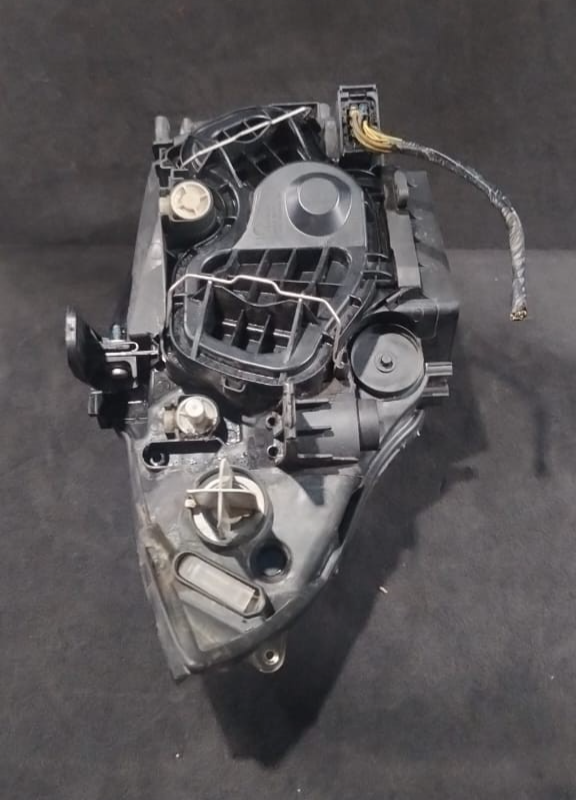 BMW 1 SERIES E81 E82 E87 E88  LEFT SIDE  HEADLIGHT LAMP  -7249651