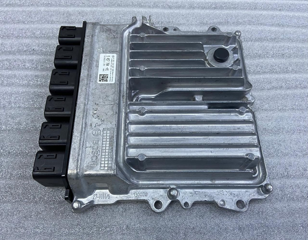 OEM BMW X4 G02 ENGINE CONTROL UNIT ECU ONLY DME 5A57784 BOSCH
