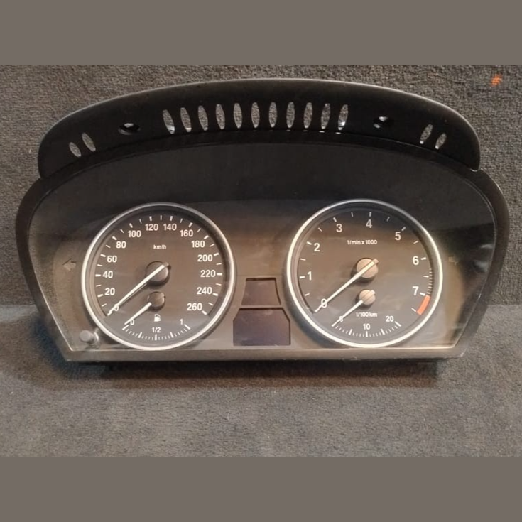 BMW X5 E70 INSTRUMENT CLUSTER SPEEDOMETER KM/H P/N 9236810