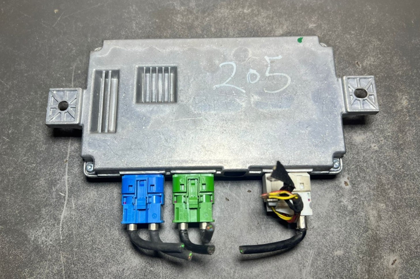 15-20 Mercedes W205 Surround View Camera Control Module  A205 9002629 OEM