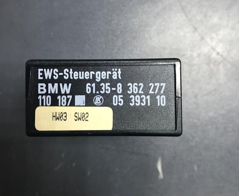 BMW 750iL  E38 1995 M73 ENGINE CONTROL COMPUTER ECU UNIT SET  DME 1427684