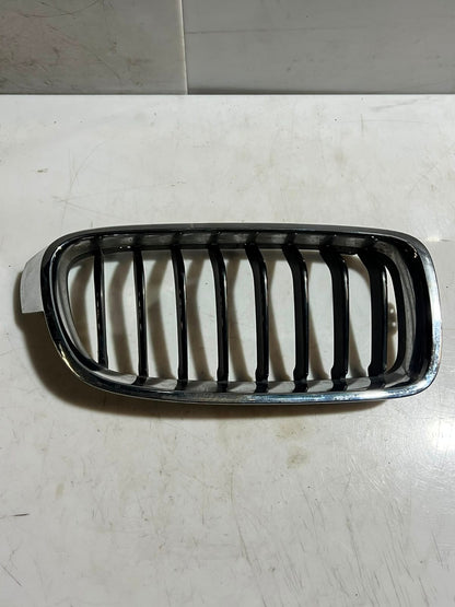 2016-2018 BMW 3 Series F30 F31 F35 F80 330e Front BUMPER Grille 7295442 OEM