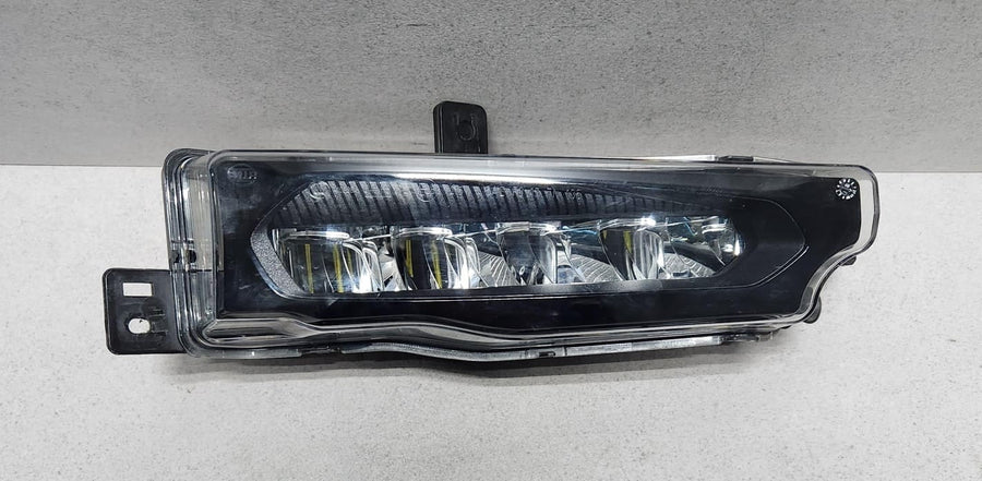 2019-2021 BMW X3 Front Right Fog Light 9492772 X3 G01 OEM