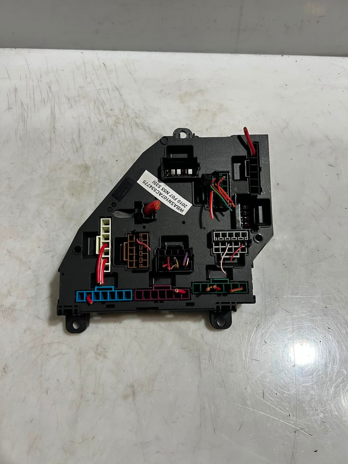 2011-2016 BMW 5' 550i F07 F10 F11 F18 F12 F13 F01 Fuse Relay Box 9210857 OEM