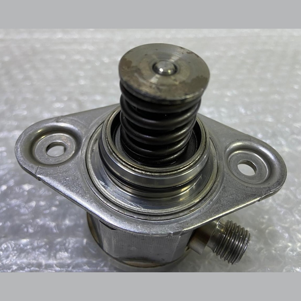 OEM BMW F20 F22 F11 Petrol N55 High Pressure Fuel Injection Pump 7610761 BOSCH