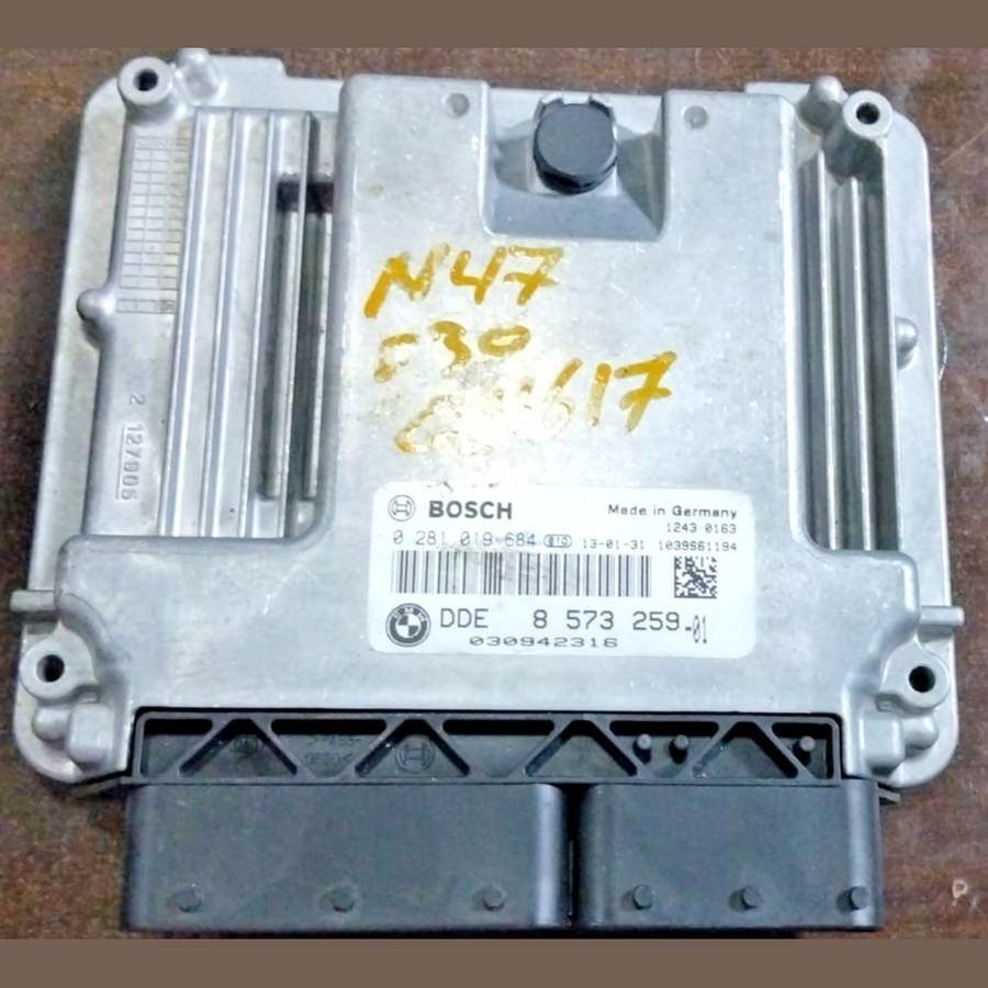BMW 320d DIESEL N47N F30 F32 F34 F36 2013 ENGINE CONTROL ECU ONLY 8573259