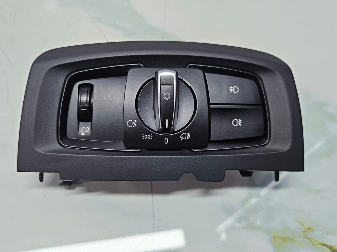 BMW X5 F15 X6 F16 RHD Headlight Control Switch 6824888 OEM