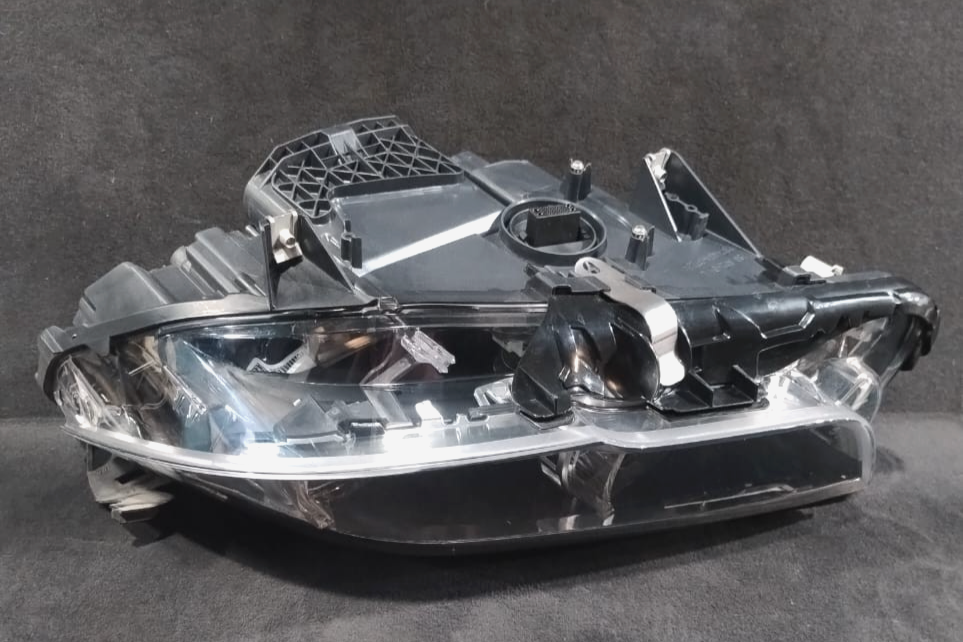 BMW 5 GT F07 2013GT LCI ADAPTIVE LED HEADLIGHT LEFT SIDE USED GENUINE -  7352469