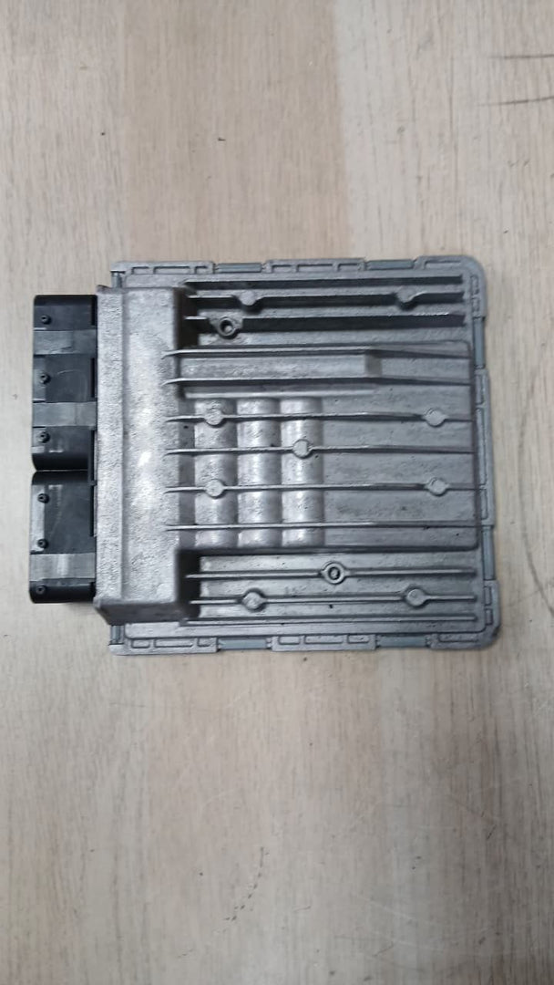 2008-2011 BMW 128i Engine Control Module 7583526 with 3.0L N51 engine.