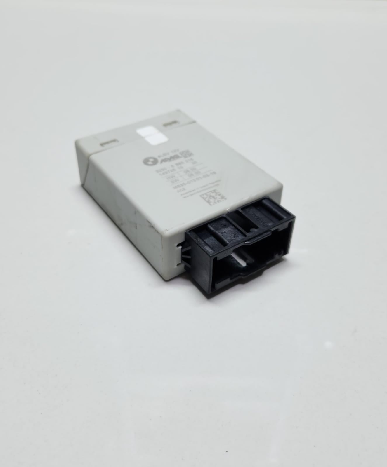 17-20 BMW 530i Steering Column Control Module 6885215 5, 6, 7, 8, and X Series