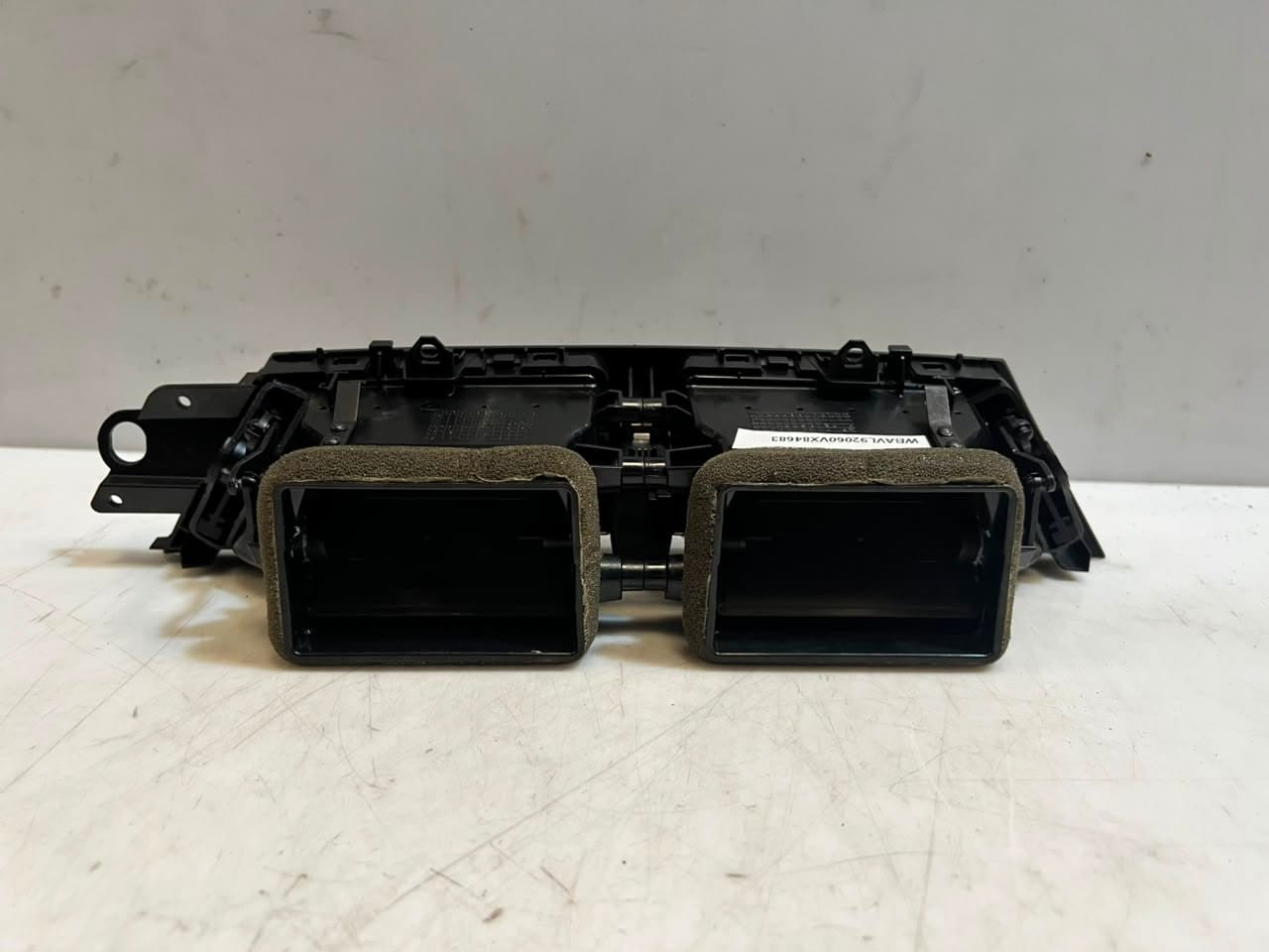 2012-2015 BMW X1 E84 FRONT CENTER Dashboard Air Vent 9258354 OEM