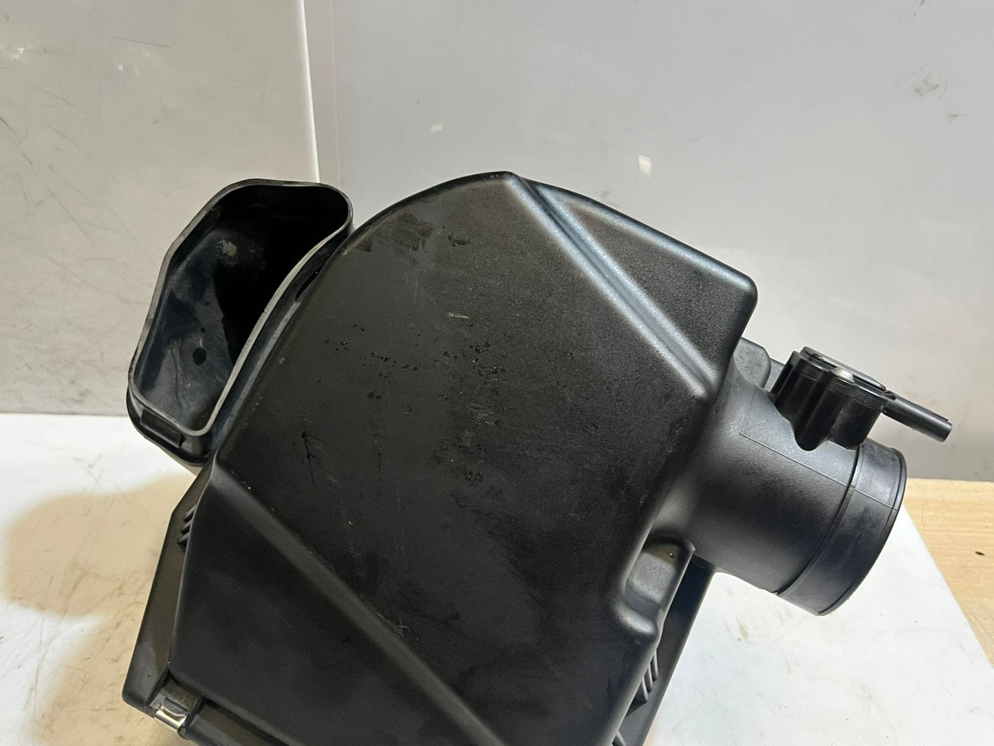 2008 BMW X3 E83 3.0L  Air INTAKE Filter Housing BOX 3415441 OEM