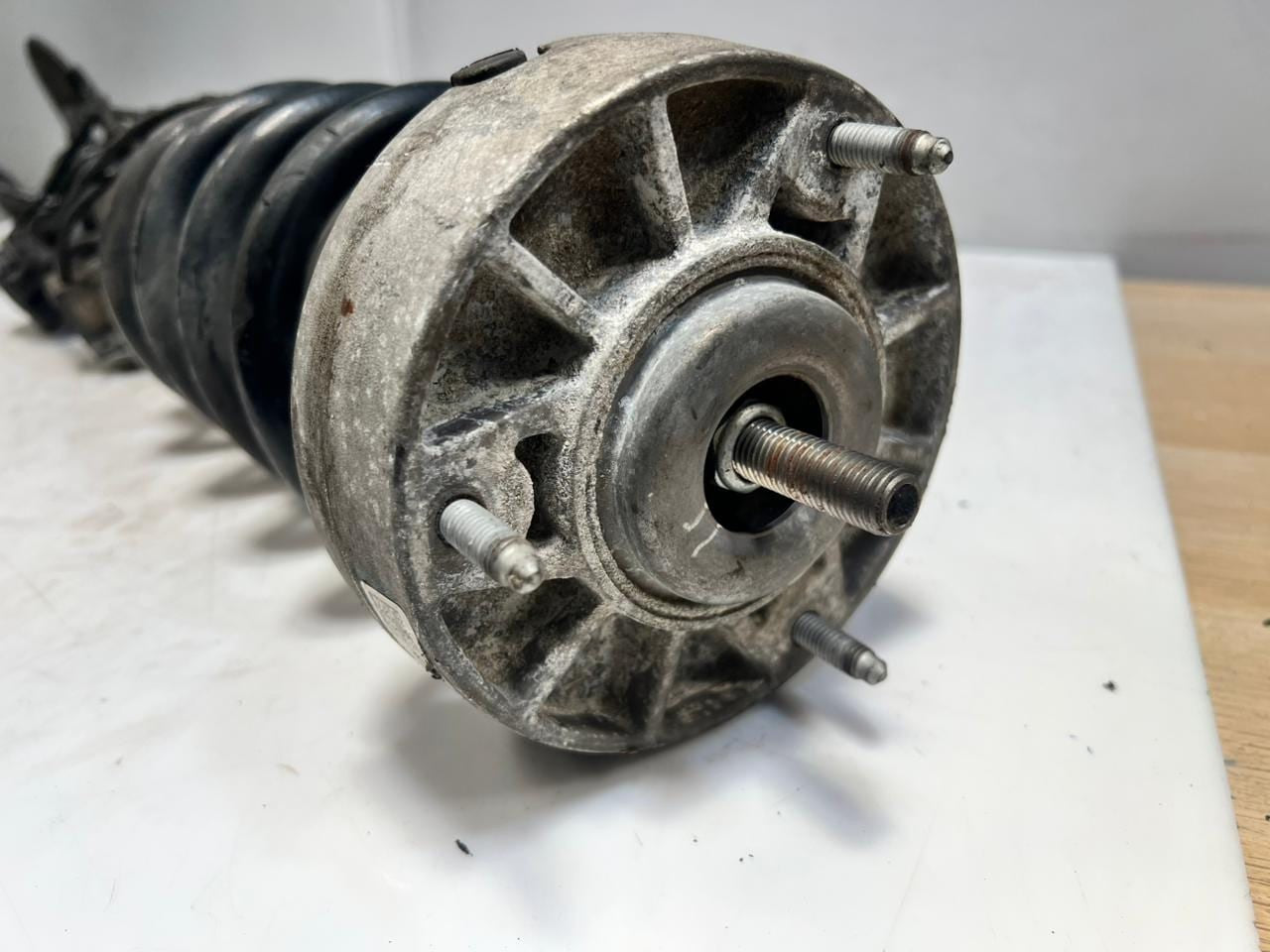 2015-2017 BMW X5 F15 F16 X6 30D M50D FRONT Shock Absorber 6875083 OEM