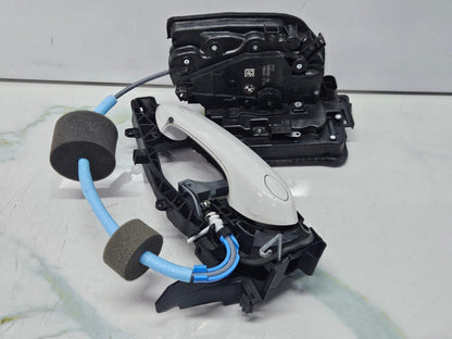 18-24 BMW G01 X3 Driver Left Front Door Latch Lock Actuator 9492091 OEM