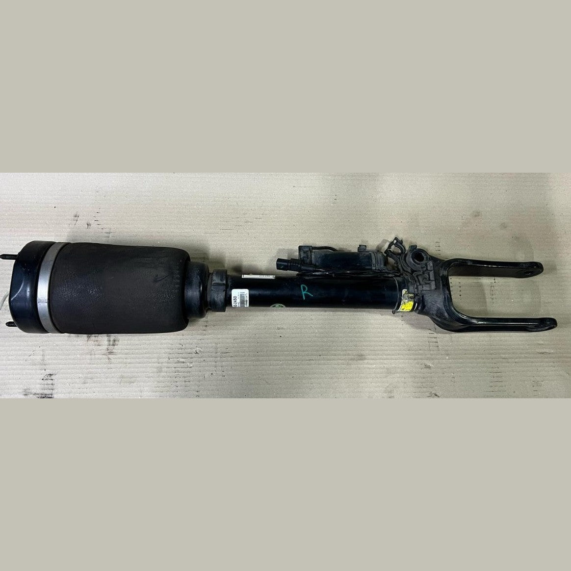 Mercedes W164 GL350 GL450 Front Right Side Air Suspension Shock Absorber Strut