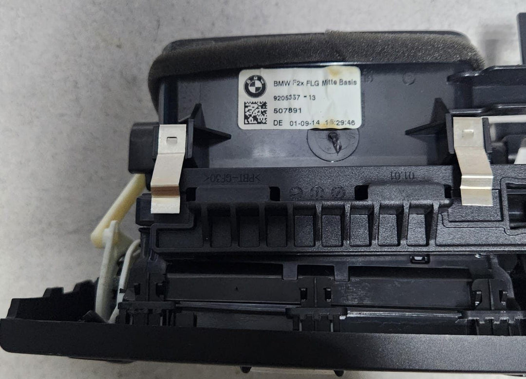 BMW Dashboard Center Air Vent 92053571 Series F20 F21, 2 Series F22 F23