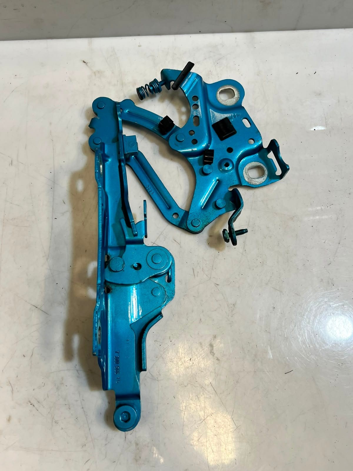 2015 Mini Cooper F55 F56 F57 B38 ENGINE FRONT HOOD Bonnet Hinge 7300566