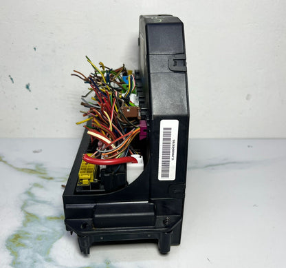 10-16 Mercedes-Benz W212 W204 Front SAM Module Relay Fuse Box A212 9004500 OEM