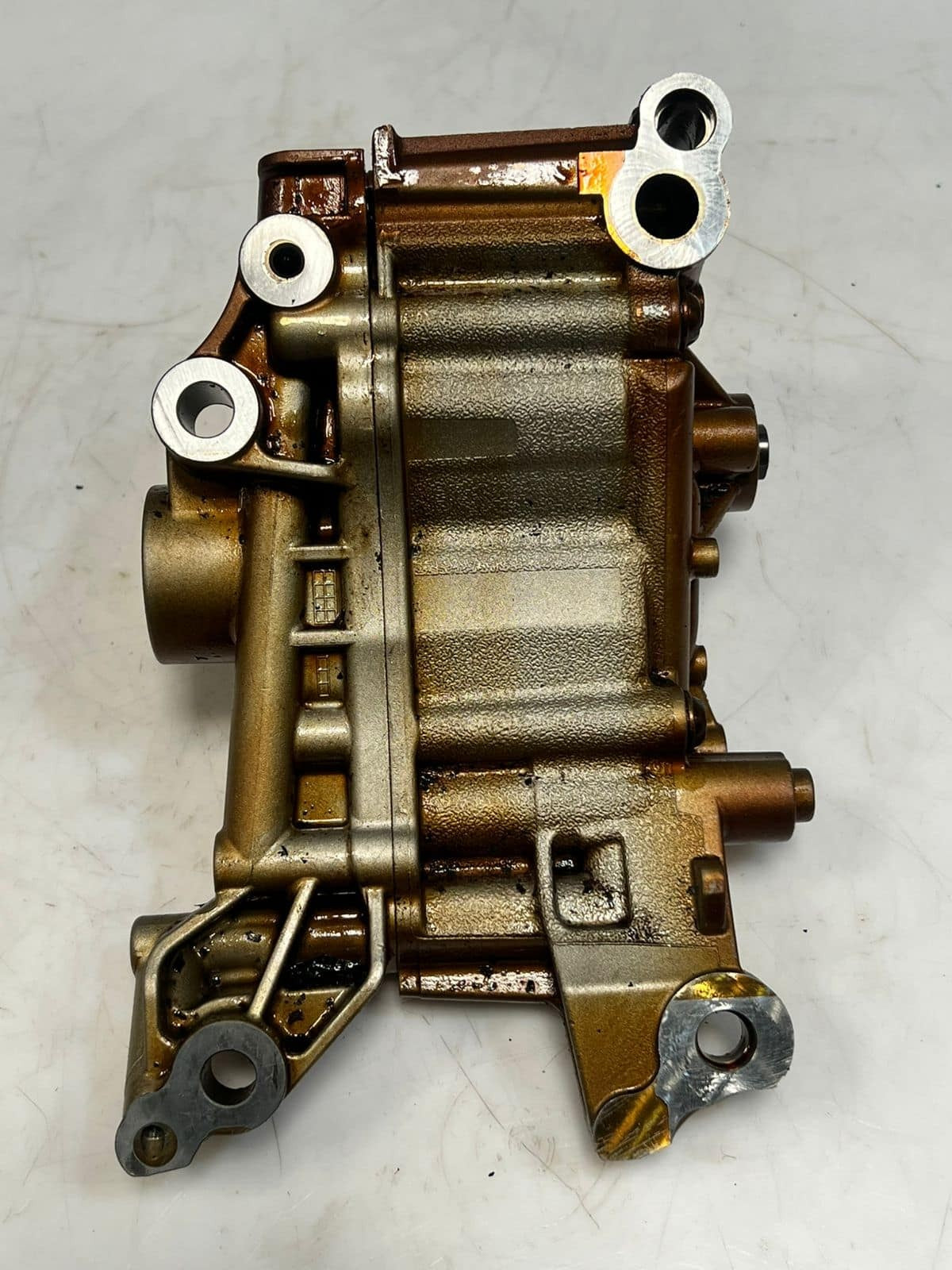 2011-2012 BMW X3 F25, 528i F10 and Z4 E89 3.0L Engine Oil Pump 7573748 OEM