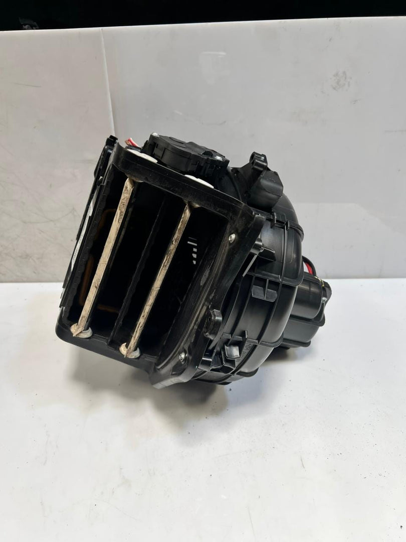 2009-2016 BMW M5 5 Series F10 F11 F07 GT F12 LCI F01 Heater Blower Motor 9248170