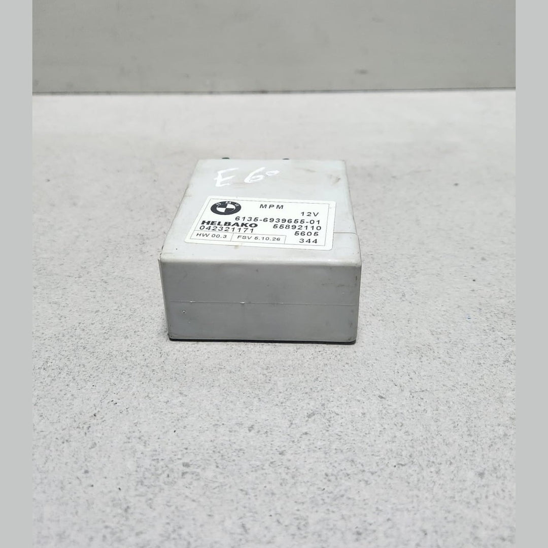 2004-2006 BMW 525i Micro Power Control Module 6939655 E60 E61 E63 E64