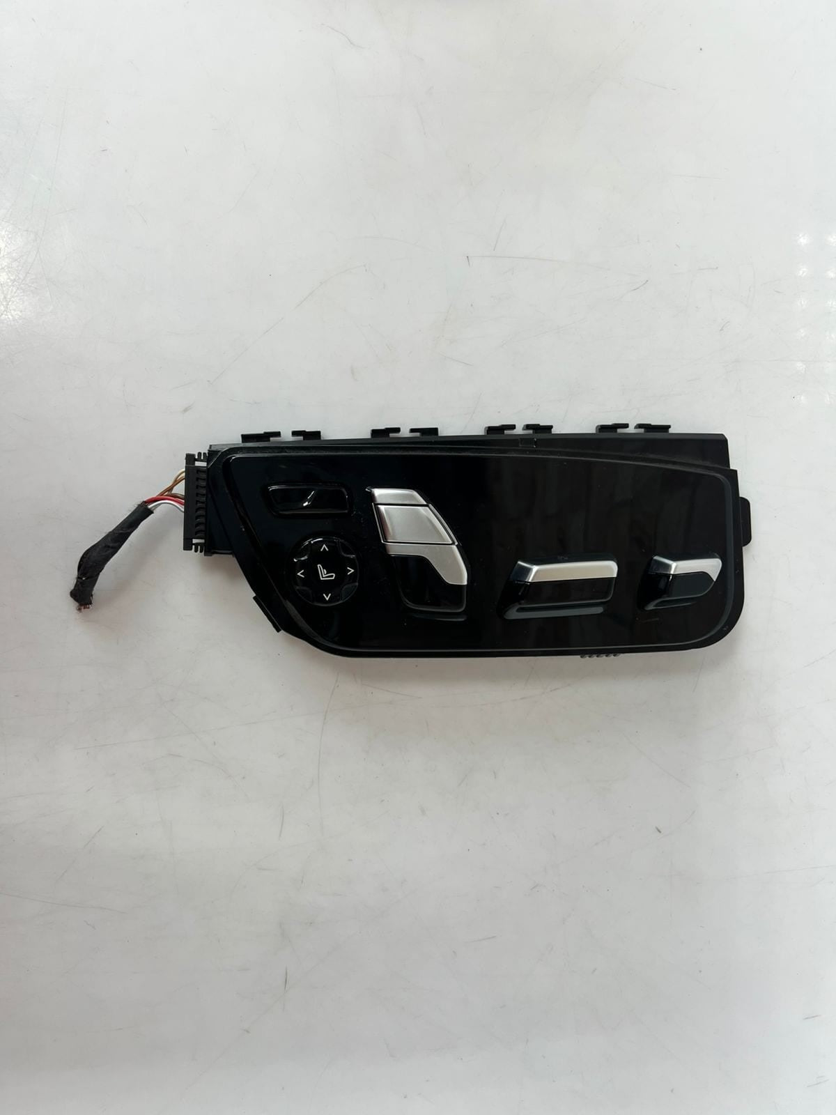 16-19 BMW 750i M550i F90 G11 G12 G30 Front Right Seat Adjustment Switch 9384520