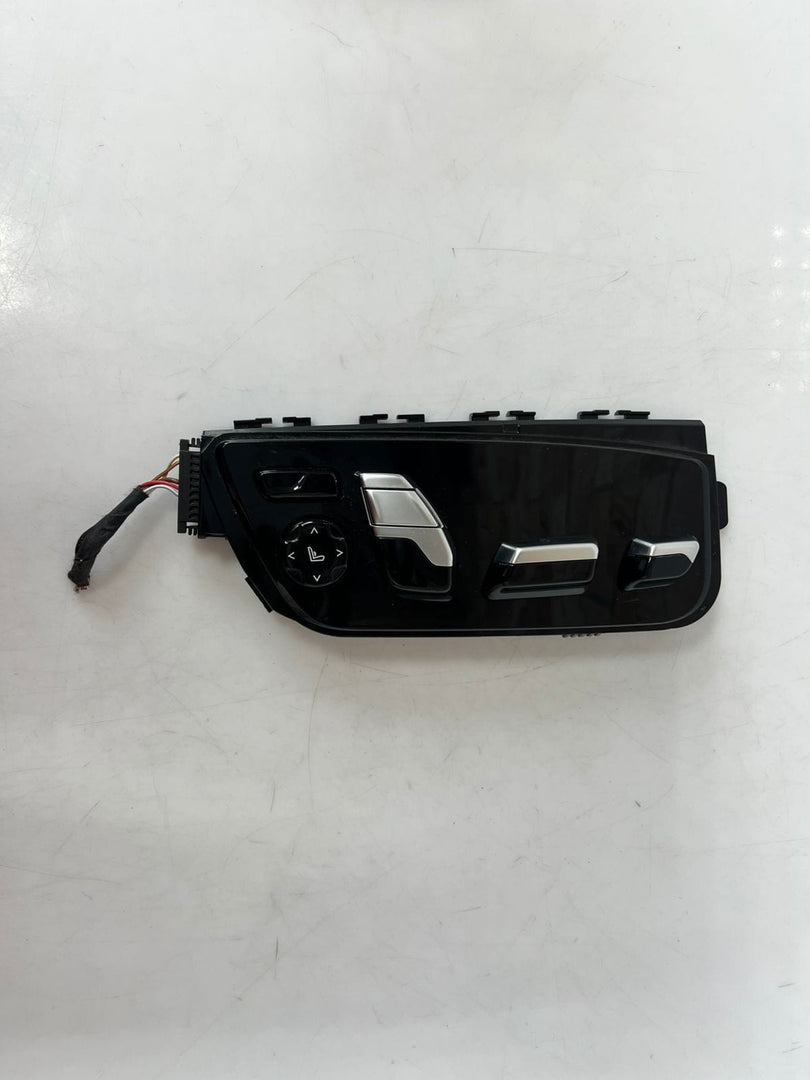 16-19 BMW 750i M550i F90 G11 G12 G30 Front Right Seat Adjustment Switch 9384520