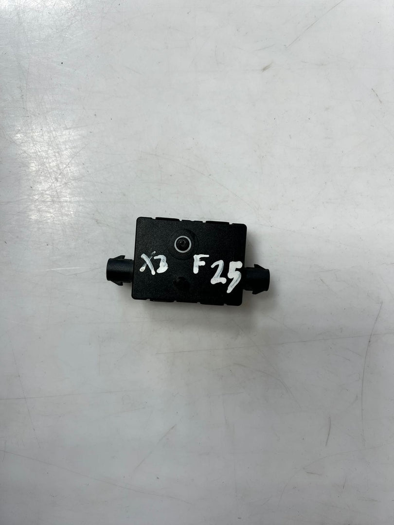 2017-2019 BMW X3 F25 DIVERSITY ANTENNA CONTROL MODULE 9181453